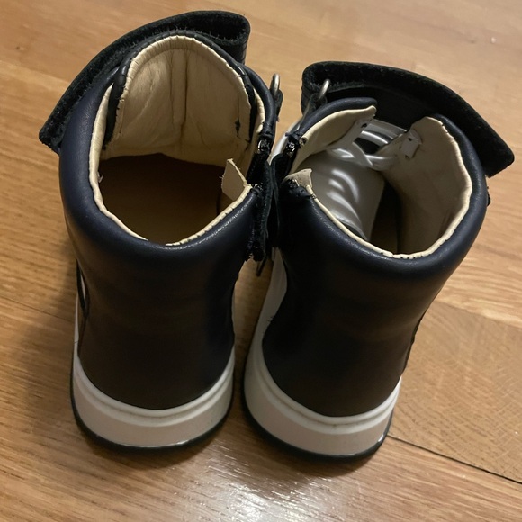 Jacadi, Black and White Shoes with Classic Style - Picture 4 of 5